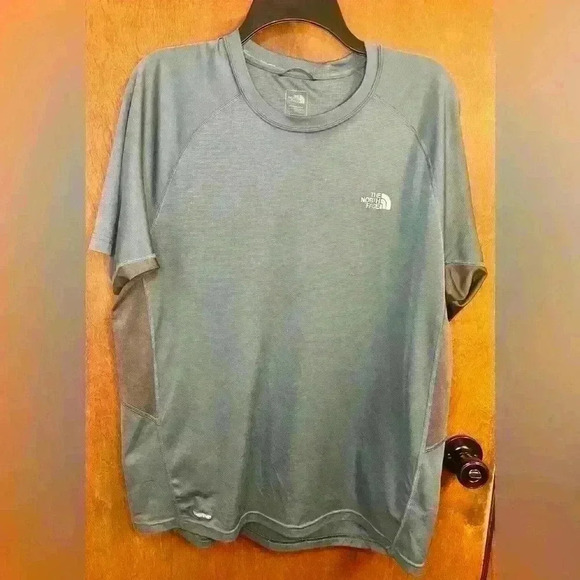 The North Face Men’s Athletic Shirt - Picture 1 of 3